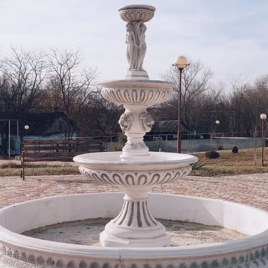 empty fountain 