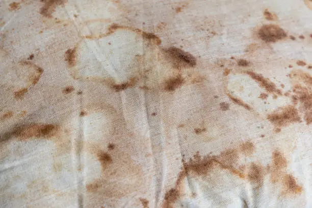 Do bed bugs leave stain on my bed sheet or pillow